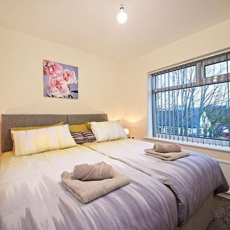 Beautiful Cozy Home With Free Parking Manchester Buitenkant foto