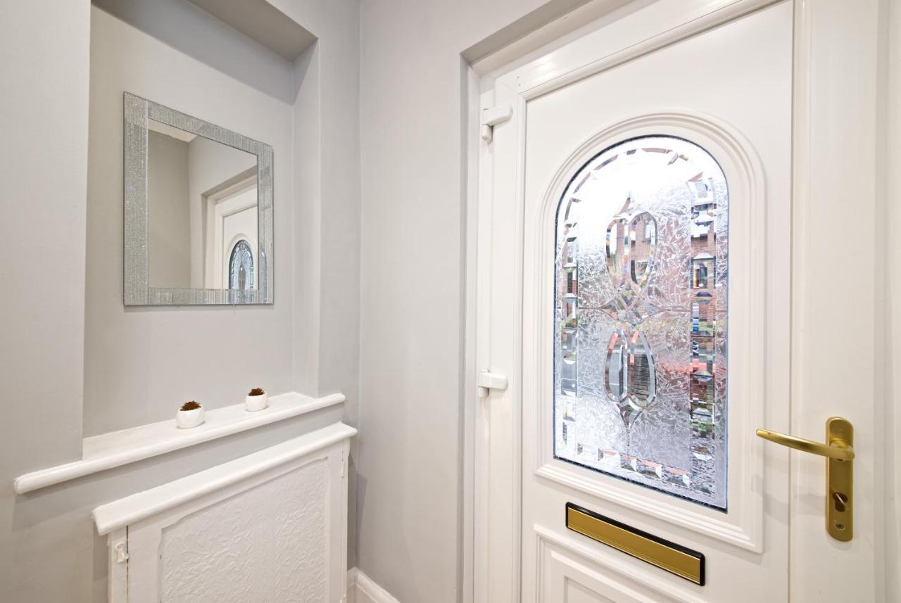 Beautiful Cozy Home With Free Parking Manchester Buitenkant foto