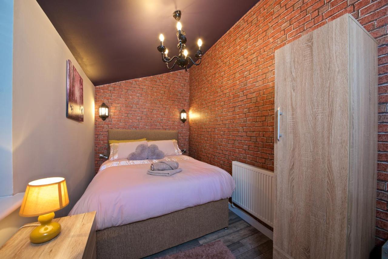 Beautiful Cozy Home With Free Parking Manchester Buitenkant foto