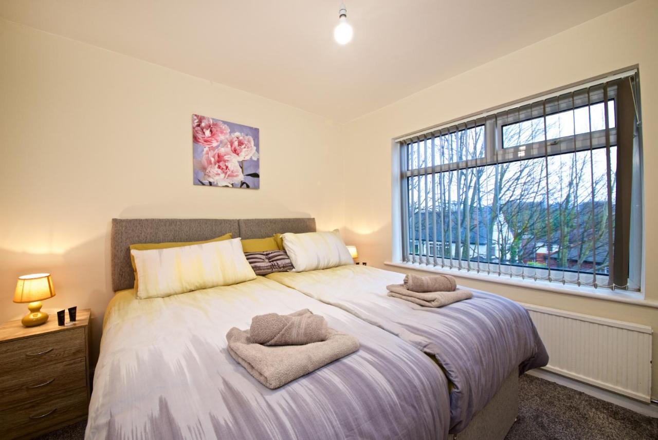 Beautiful Cozy Home With Free Parking Manchester Buitenkant foto